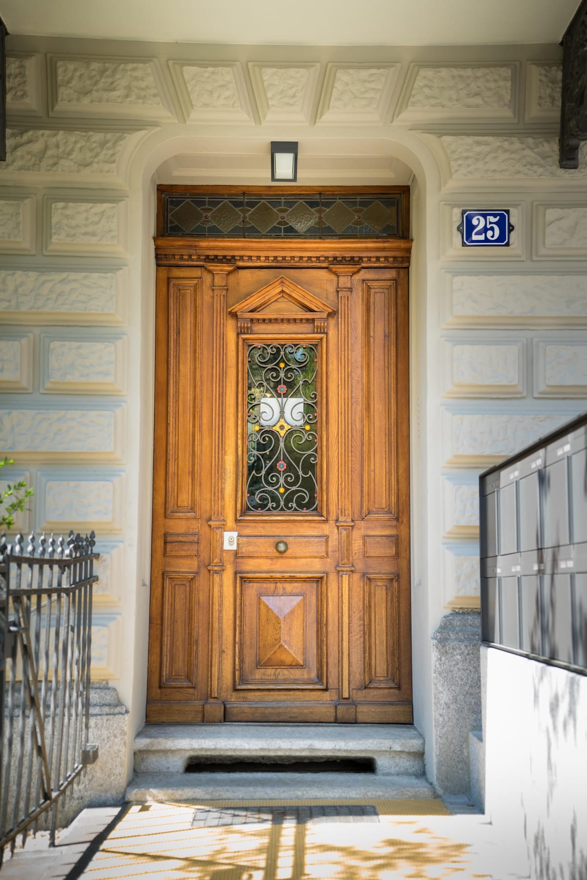 Eingangstür zur Podologie-Praxis im Römerschloss